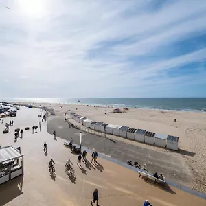 https://ostend-luxury-seasight-apartment-ostend-8400.hotelsghent.com